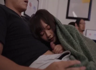 Cô em họ ngây thơ làm tôi không nỡ dứt ra
